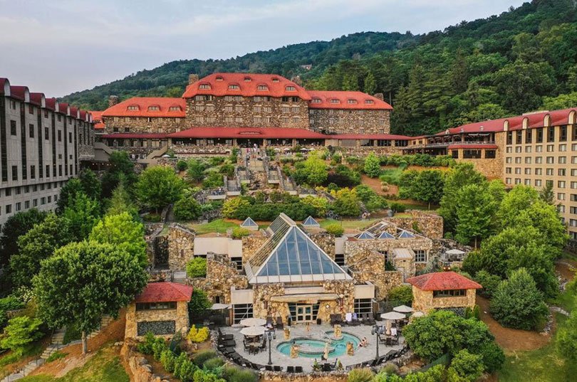gpirst-omni-grove-park-inn-aerial-view-20